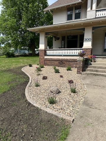 Gallery photos for Charming Landscape Renovation in Cozy Neighborhood: Image #1